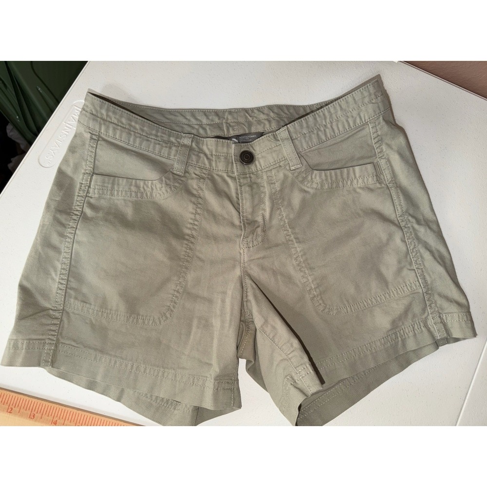 The North Face Women's Khaki Shorts Size 4 Adjustable Lightweight